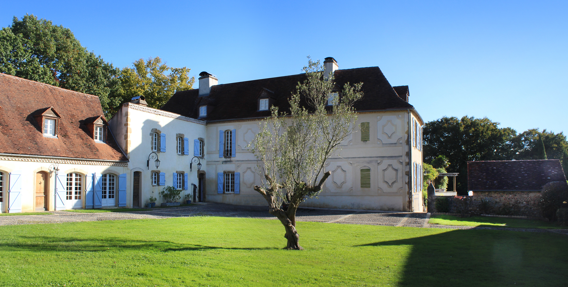 chateau_backsquare_2375